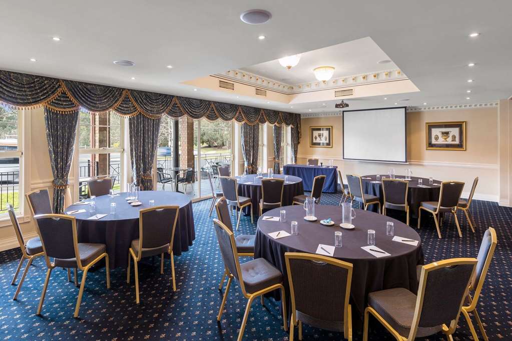 Canterbury International Hotel Forest Hill Restaurant foto